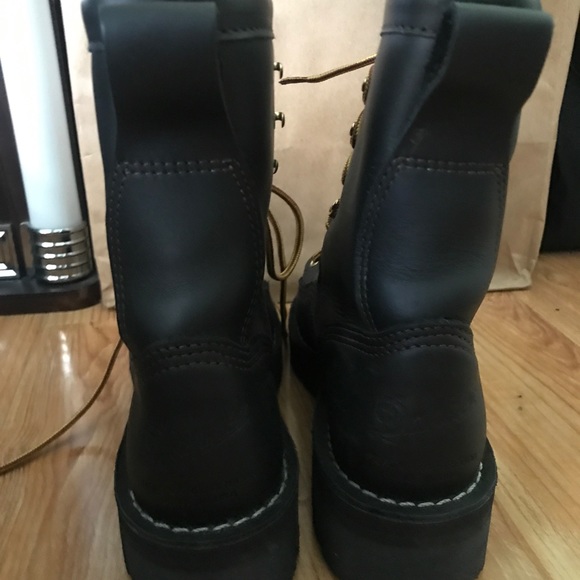 Sz 6.5 Danner Rainforest Boots - Picture 2 of 4